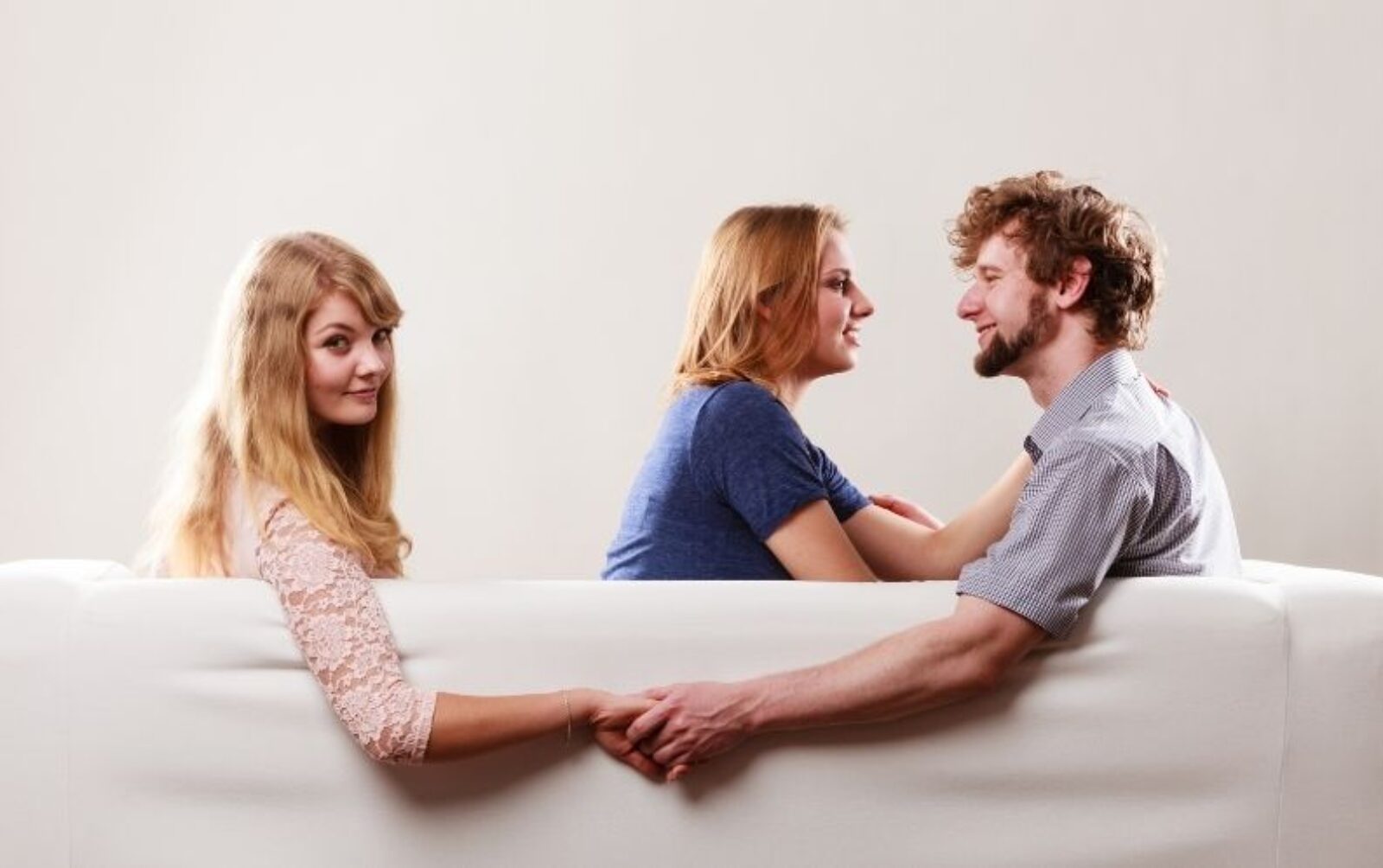 Aldattı Affettim Tekrar Aldattı