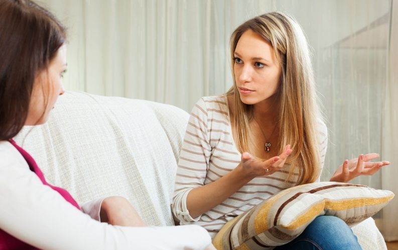 Her Kavgayı Arkadaşına Anlatan Kızlar