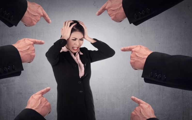 İnsanların Sizi Suçlamasının Nedeni?